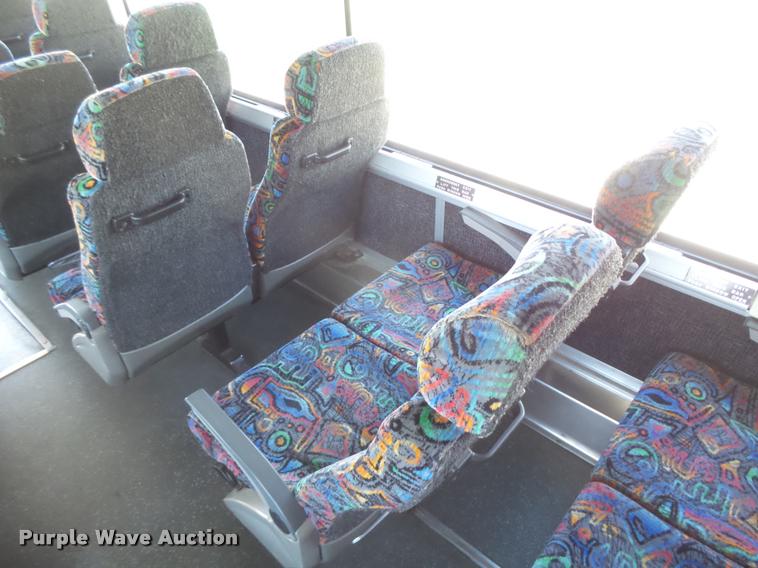 image for item DB2708 2000 MCI 102-DL3 coach bus