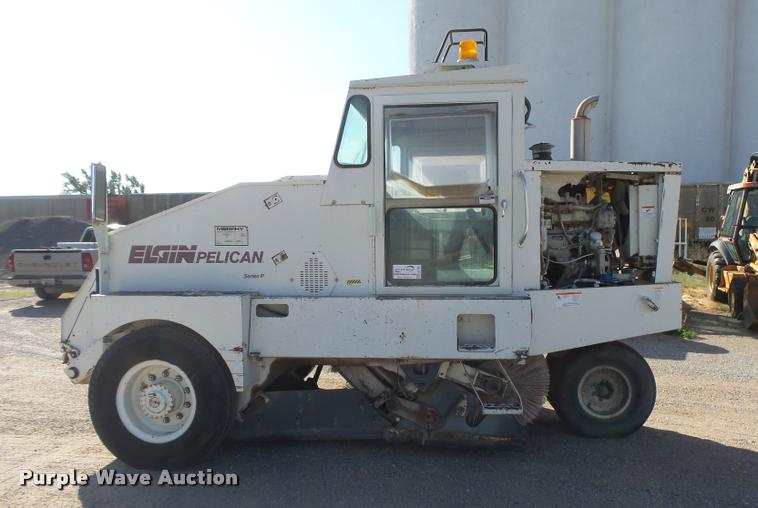 image for item DB2720 1993 Elgin Pelican Series P street sweeper