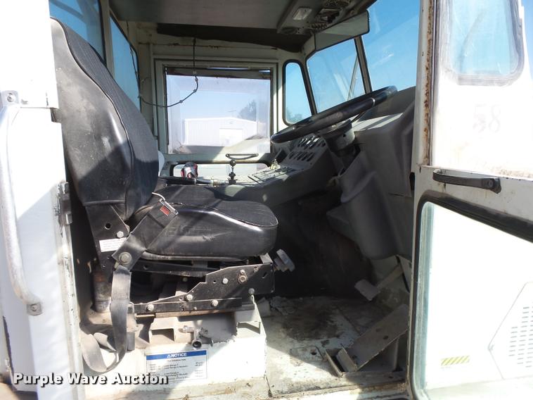 image for item DB2720 1993 Elgin Pelican Series P street sweeper