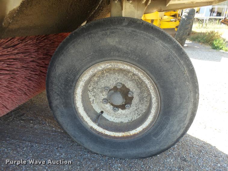 image for item DB2720 1993 Elgin Pelican Series P street sweeper