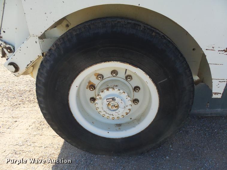 image for item DB2720 1993 Elgin Pelican Series P street sweeper