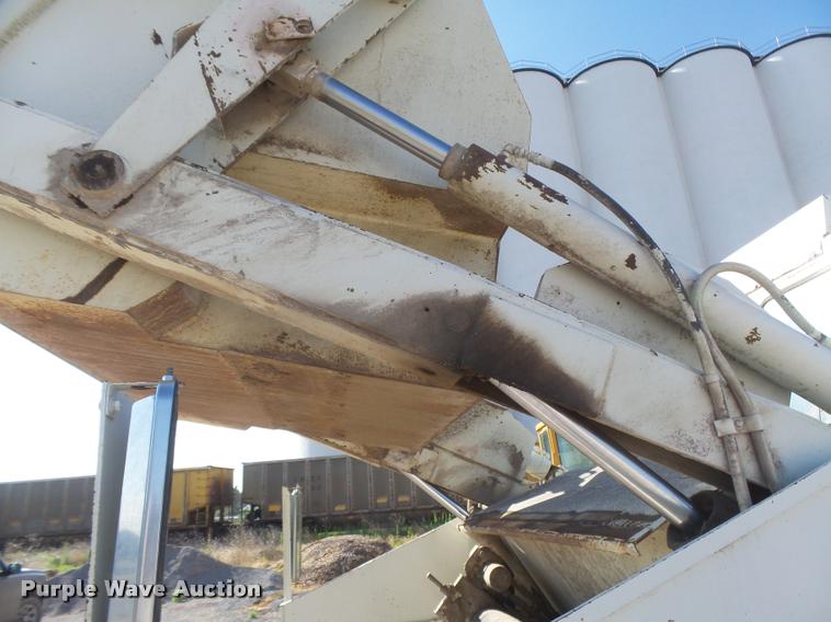 image for item DB2720 1993 Elgin Pelican Series P street sweeper