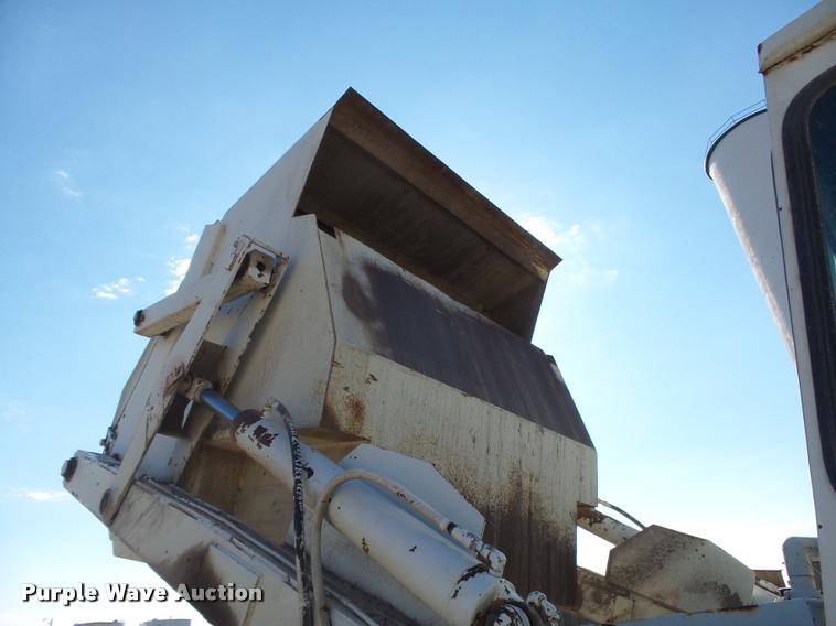 image for item DB2720 1993 Elgin Pelican Series P street sweeper