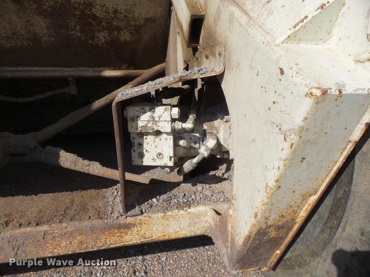 image for item DB2720 1993 Elgin Pelican Series P street sweeper