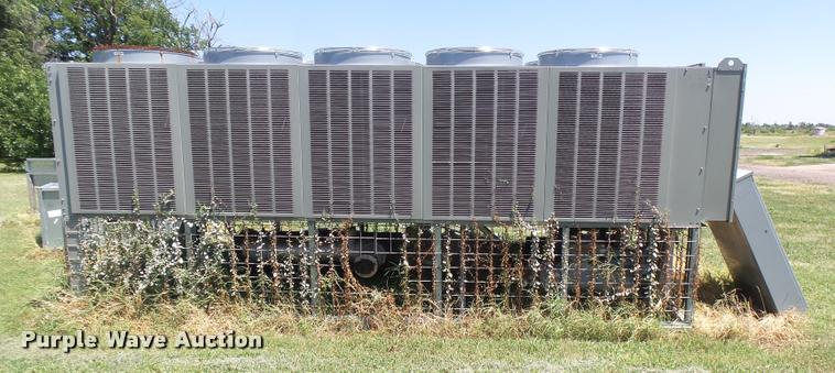 image for item DB2725 Trane Series R two pipe AC chiller unit