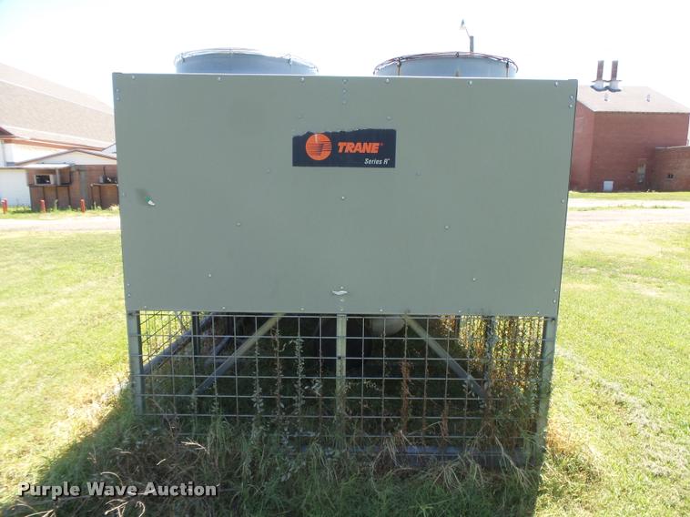 image for item DB2725 Trane Series R two pipe AC chiller unit