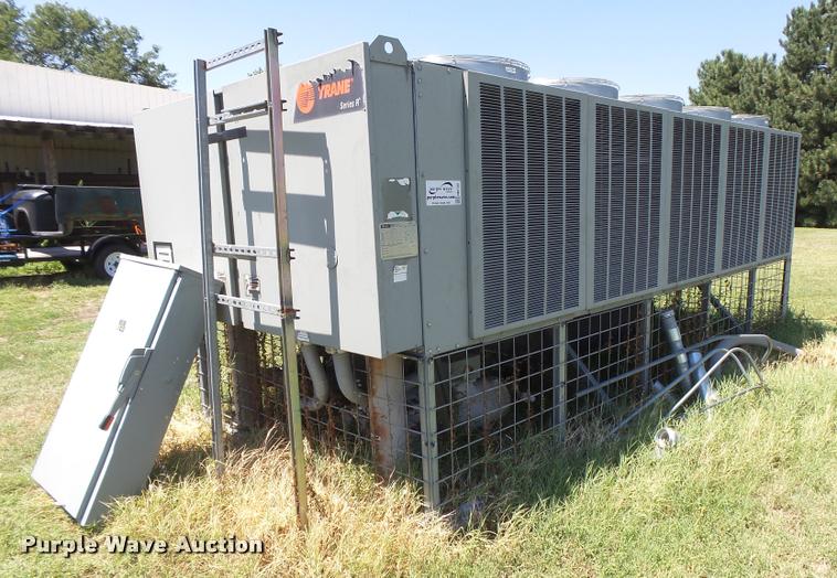 image for item DB2725 Trane Series R two pipe AC chiller unit