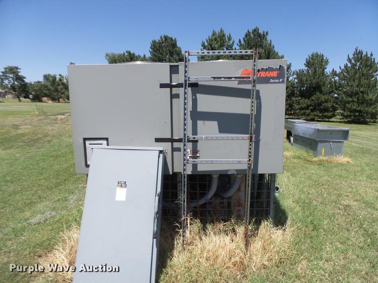 image for item DB2725 Trane Series R two pipe AC chiller unit