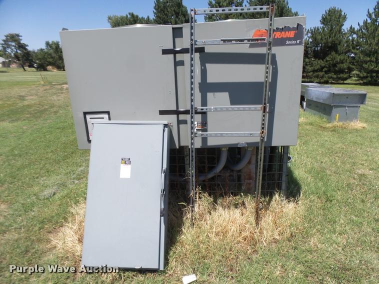 image for item DB2725 Trane Series R two pipe AC chiller unit
