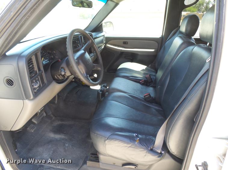 image for item DB2730 2001 Chevrolet Suburban C1500 SUV