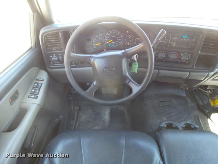 image for item DB2730 2001 Chevrolet Suburban C1500 SUV