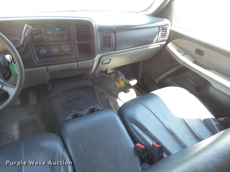 image for item DB2730 2001 Chevrolet Suburban C1500 SUV