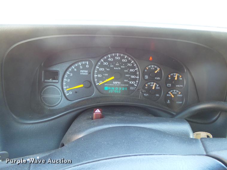 image for item DB2730 2001 Chevrolet Suburban C1500 SUV