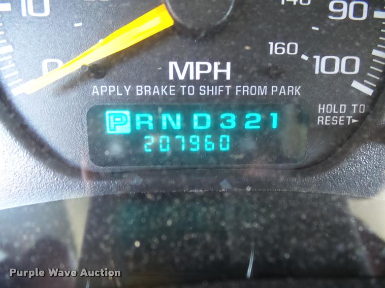 image for item DB2730 2001 Chevrolet Suburban C1500 SUV