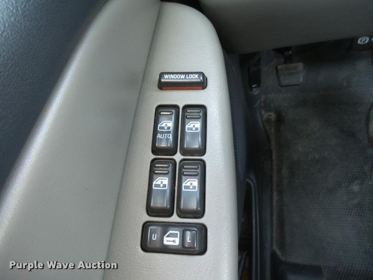 image for item DB2730 2001 Chevrolet Suburban C1500 SUV