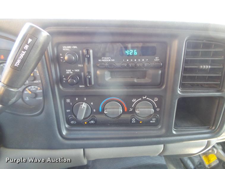 image for item DB2730 2001 Chevrolet Suburban C1500 SUV