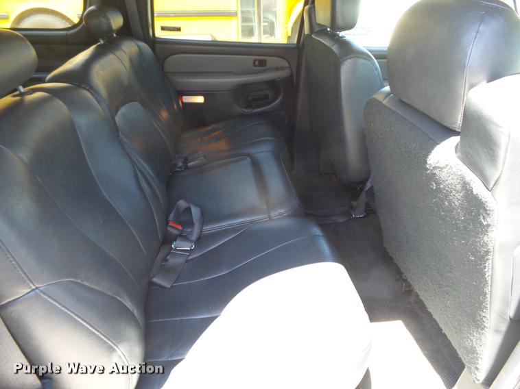 image for item DB2730 2001 Chevrolet Suburban C1500 SUV