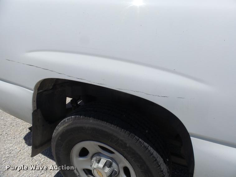 image for item DB2730 2001 Chevrolet Suburban C1500 SUV