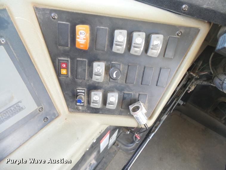 image for item DB2731 2000 Freightliner FS65 Thomas school bus