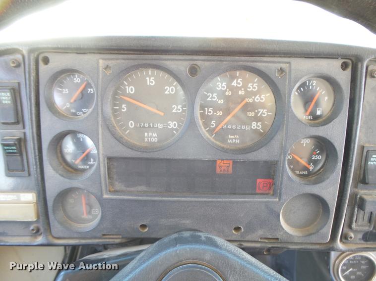 image for item DB2731 2000 Freightliner FS65 Thomas school bus