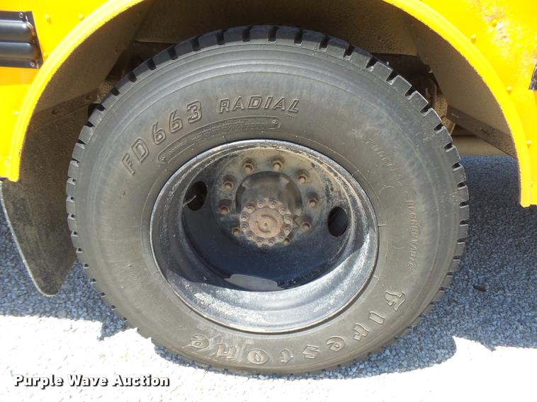 image for item DB2731 2000 Freightliner FS65 Thomas school bus