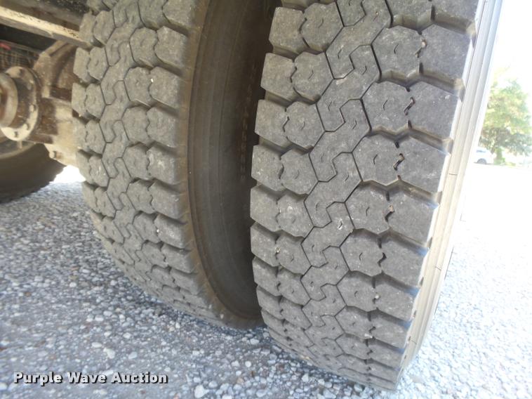 image for item DB2731 2000 Freightliner FS65 Thomas school bus