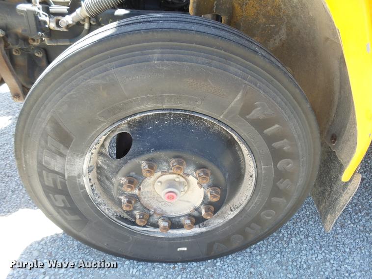 image for item DB2731 2000 Freightliner FS65 Thomas school bus