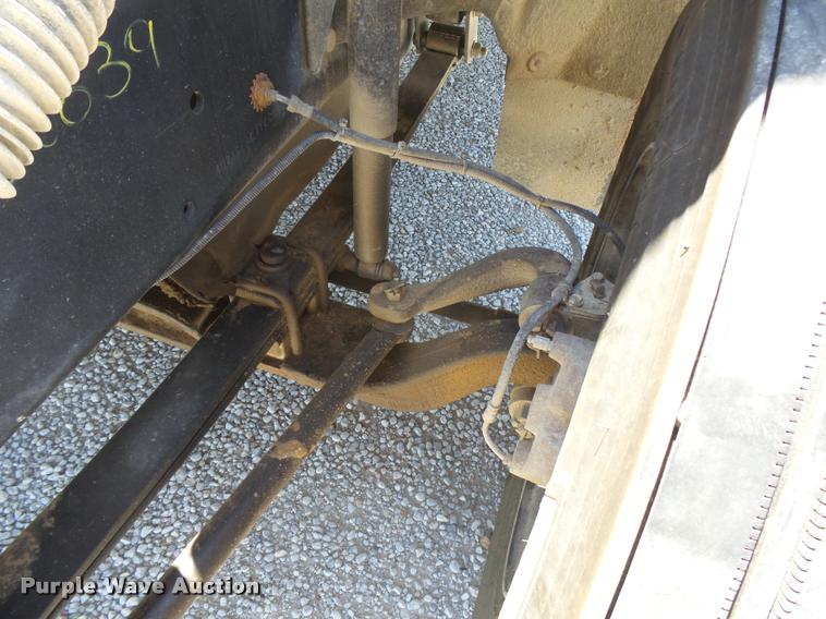 image for item DB2731 2000 Freightliner FS65 Thomas school bus