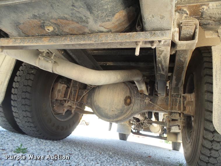 image for item DB2731 2000 Freightliner FS65 Thomas school bus