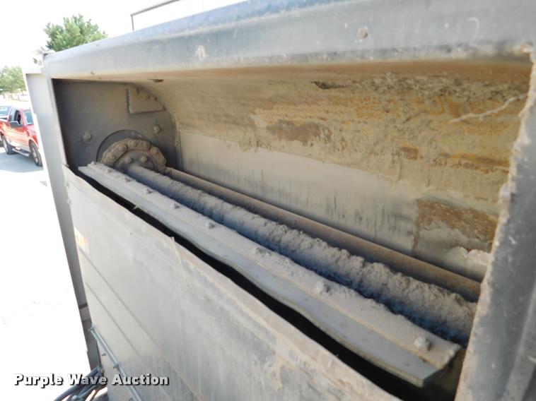 image for item DB9408 2002 Tennant 830 Series II sweeper