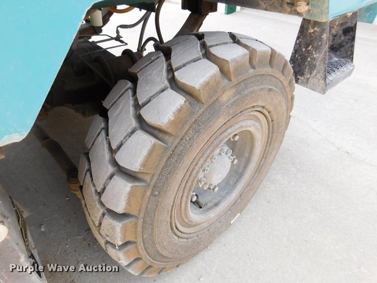 image for item DB9408 2002 Tennant 830 Series II sweeper