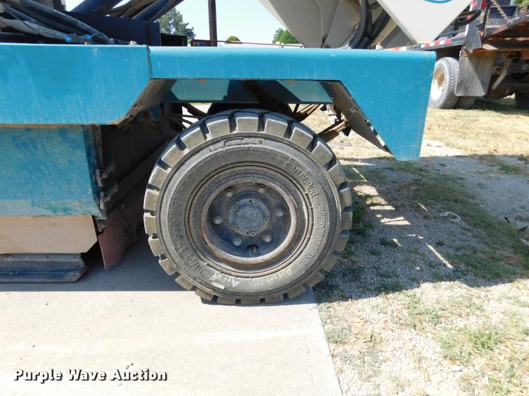 image for item DB9408 2002 Tennant 830 Series II sweeper