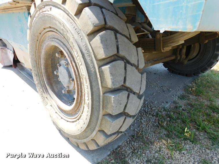 image for item DB9408 2002 Tennant 830 Series II sweeper