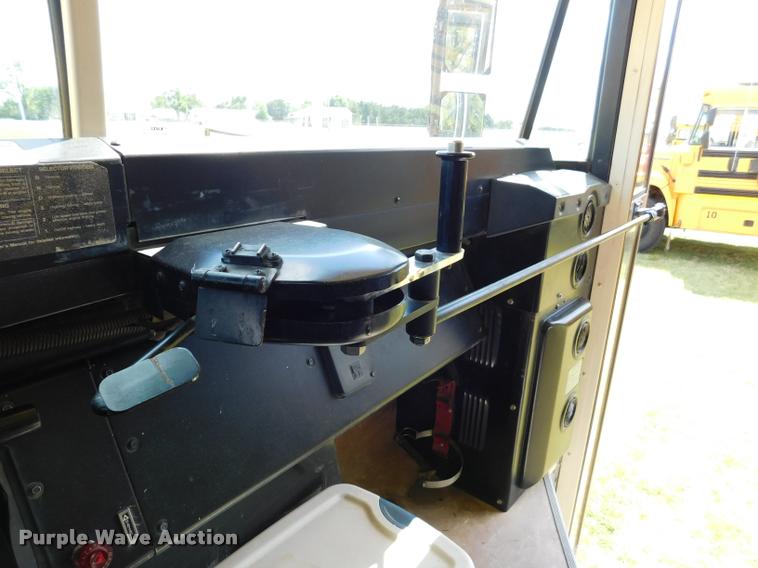 image for item DB9416 1996 Chevrolet B7 Blue Bird school bus