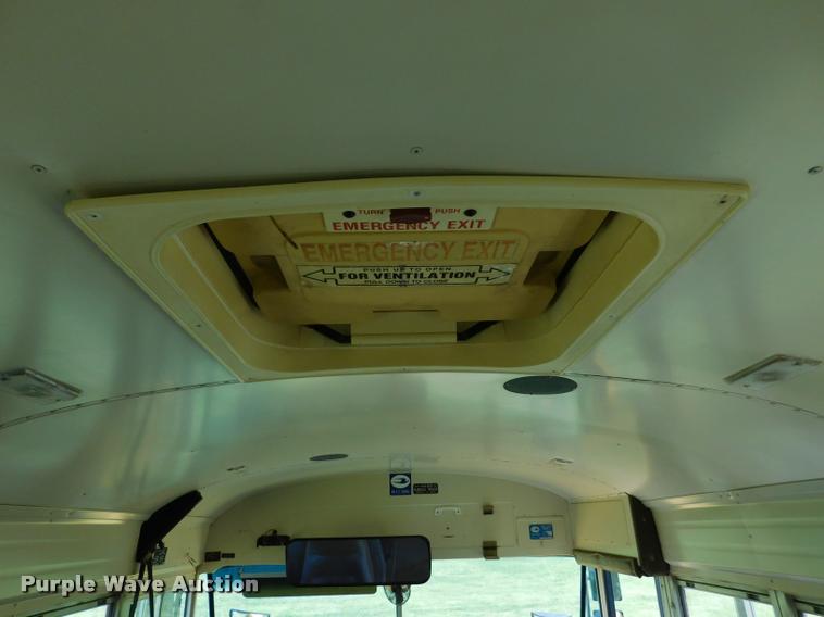 image for item DB9416 1996 Chevrolet B7 Blue Bird school bus