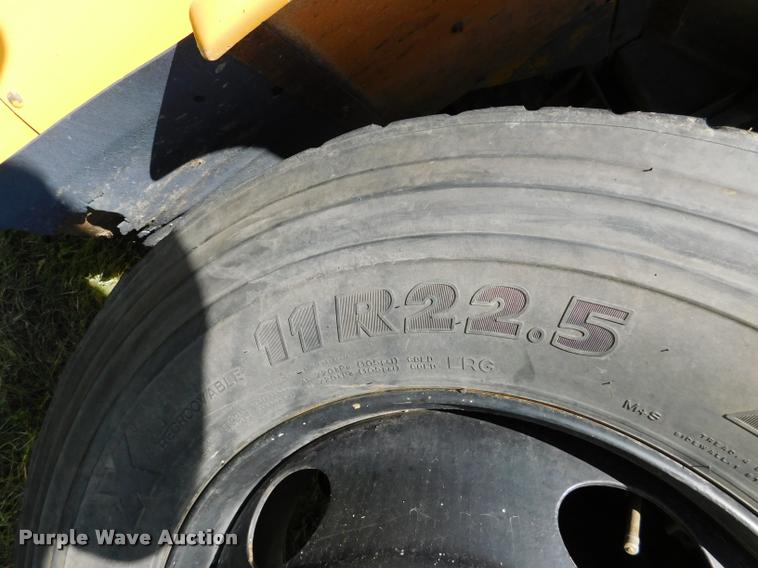 image for item DB9416 1996 Chevrolet B7 Blue Bird school bus