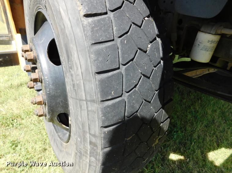 image for item DB9416 1996 Chevrolet B7 Blue Bird school bus