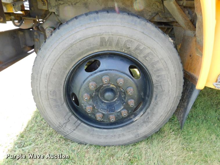 image for item DB9416 1996 Chevrolet B7 Blue Bird school bus