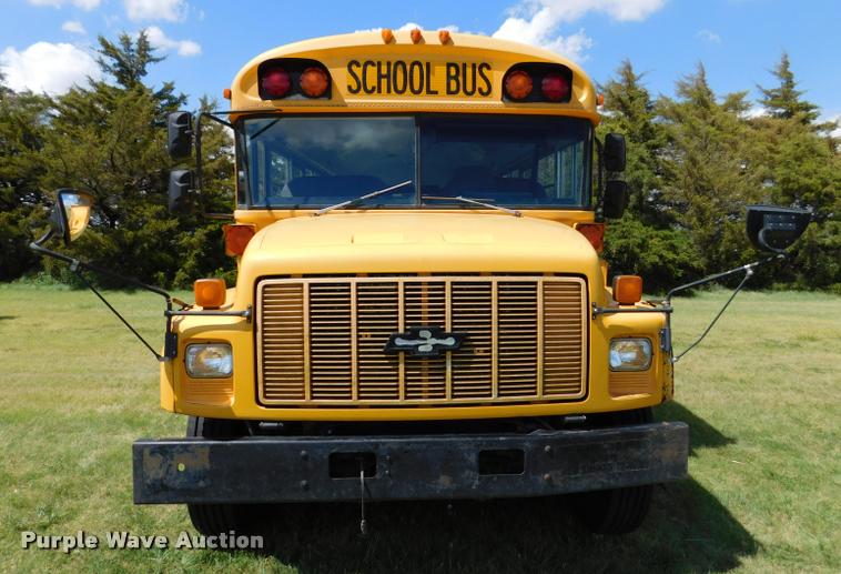 image for item DB9417 2001 Chevrolet B7 Blue Bird school bus