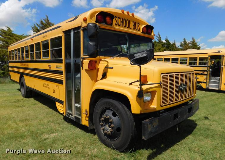 image for item DB9417 2001 Chevrolet B7 Blue Bird school bus