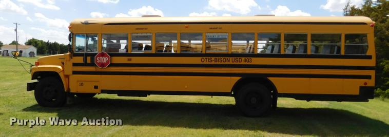 image for item DB9417 2001 Chevrolet B7 Blue Bird school bus