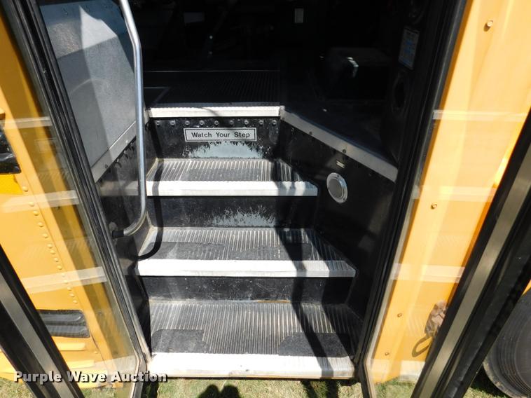 image for item DB9417 2001 Chevrolet B7 Blue Bird school bus