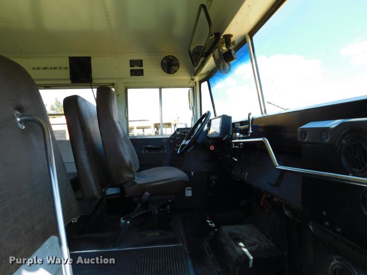 image for item DB9417 2001 Chevrolet B7 Blue Bird school bus