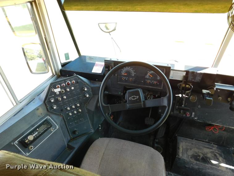 image for item DB9417 2001 Chevrolet B7 Blue Bird school bus