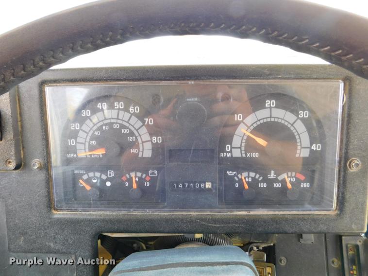 image for item DB9417 2001 Chevrolet B7 Blue Bird school bus