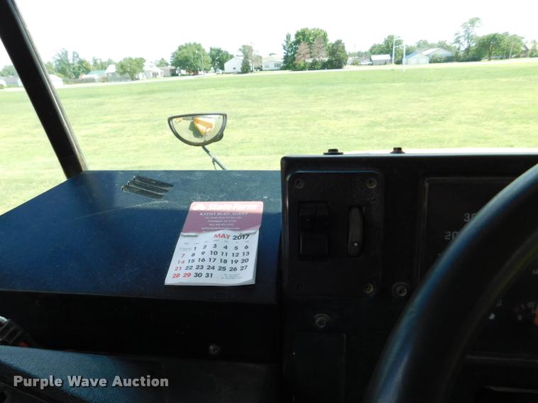 image for item DB9417 2001 Chevrolet B7 Blue Bird school bus