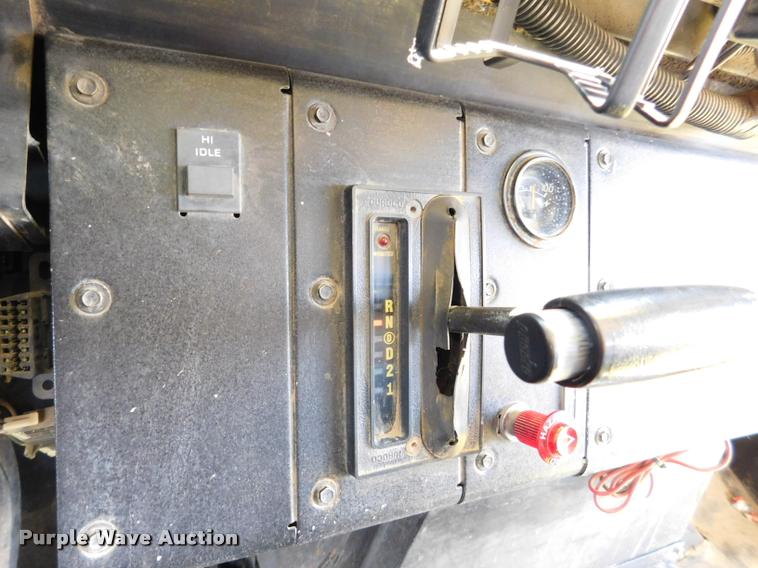 image for item DB9417 2001 Chevrolet B7 Blue Bird school bus