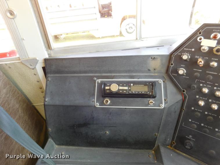 image for item DB9417 2001 Chevrolet B7 Blue Bird school bus