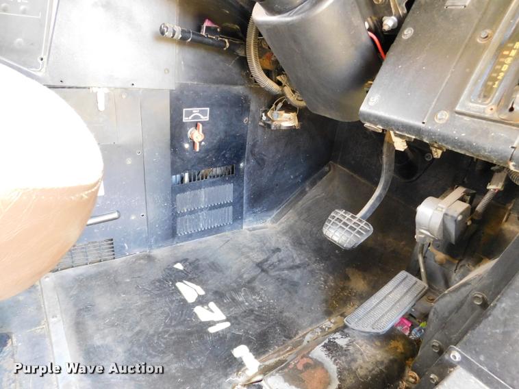 image for item DB9417 2001 Chevrolet B7 Blue Bird school bus