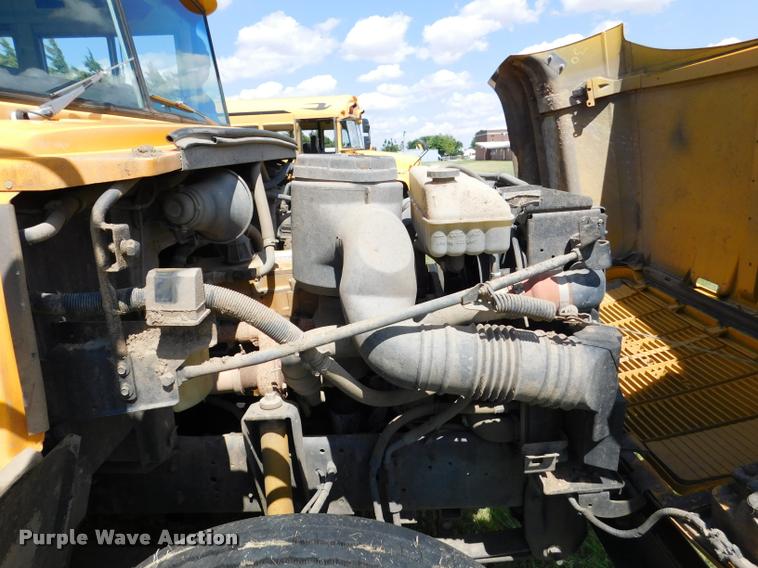 image for item DB9417 2001 Chevrolet B7 Blue Bird school bus